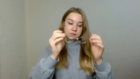 Snapshot of abbymoore__ chatting on 06-01-26, 10:17 Abby Lovense is active online show from 06-01-26, 10:17