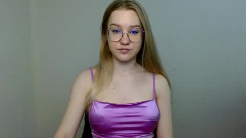 Snapshot of abbymoore__ chatting on 06-08-26, 10:04 Abby Lovense is active online show from 06-08-26, 10:04