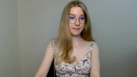 Snapshot of abbymoore__ chatting on 06-09-26, 10:16 Abby Lovense is active online show from 06-09-26, 10:16