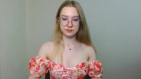 Snapshot of abbymoore__ chatting on 07-07-26, 10:08 Abby Lovense is active online show from 07-07-26, 10:08