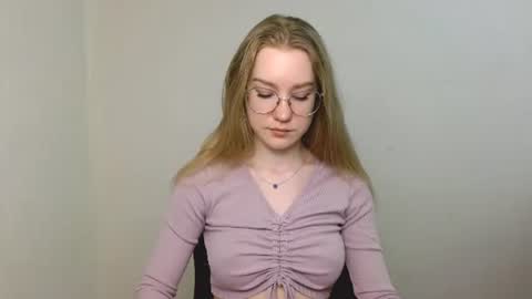 Snapshot of abbymoore__ chatting on 07-09-26, 10:52 Abby Lovense is active online show from 07-09-26, 10:52