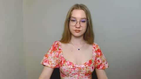 Snapshot of abbymoore__ chatting on 07-17-26, 09:16 Abby Lovense is active online show from 07-17-26, 09:16