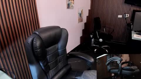 Abby Stones online show from 10-21-25, 10:27