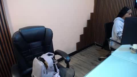 Abby Stones online show from 12-18-25, 11:16