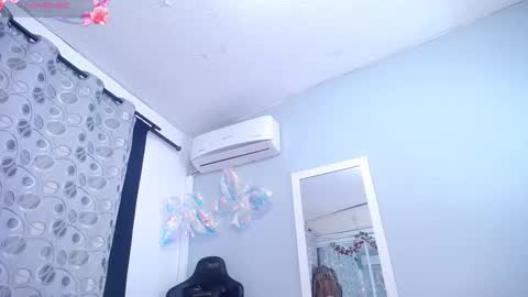 Snapshot of abbyy_taylor_ chatting on 10-10-25, 09:03 Abby online show from 10-10-25, 09:03
