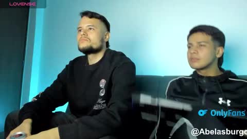 Independence model AbelAsburgo online show from 11-29-25, 12:13