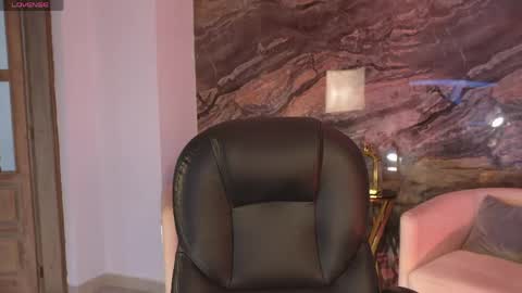 Snapshot of abellacroft chatting on 05-25-26, 01:06 Abella online show from 05-25-26, 01:06
