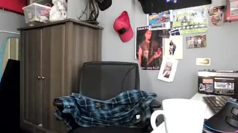 Snapshot of abennett76 chatting on 06-18-26, 02:21 AJ online show from 06-18-26, 02:21