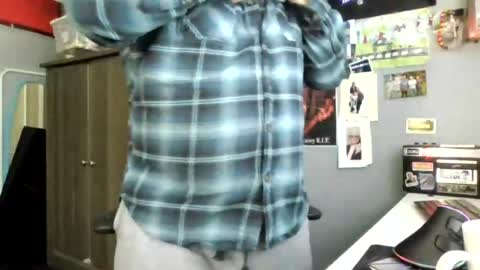 Snapshot of abennett76 chatting on 06-24-26, 03:55 AJ online show from 06-24-26, 03:55