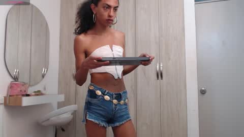 Abigail online show from 03-27-26, 01:11