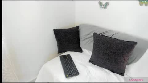 Snapshot of abigail_luna_ chatting on 01-22-25, 08:06 abi online show from 01-22-25, 08:06