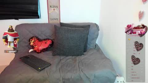 Snapshot of abigail_luna_ chatting on 03-06-25, 04:30 abi online show from 03-06-25, 04:30