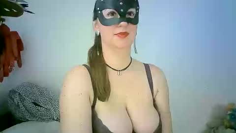 Snapshot of abigailove4u chatting on 03-10-25, 12:37 GoldenFish online show from 03-10-25, 12:37