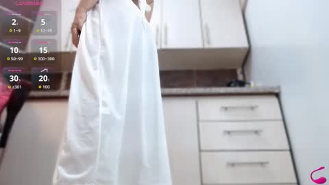 Snapshot of abril_beltran_ chatting on 11-03-25, 10:42 Abril Beltran online show from 11-03-25, 10:42