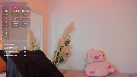 Snapshot of abril_jones10 chatting on 12-28-24, 01:08 Abril jones online show from 12-28-24, 01:08