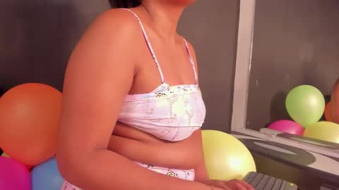 Snapshot of abril_jones10 chatting on 01-11-25, 08:00 Abril jones online show from 01-11-25, 08:00