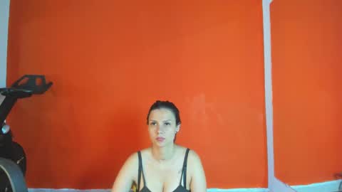 Snapshot of abril_jones10 chatting on 02-16-25, 06:21 Abril jones online show from 02-16-25, 06:21