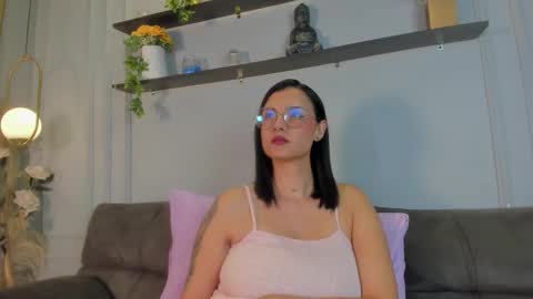 Snapshot of abril_jones10 chatting on 10-31-25, 08:37 Abril jones online show from 10-31-25, 08:37