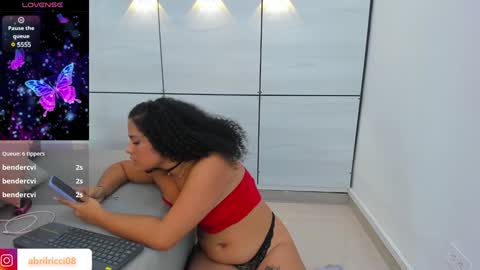 Snapshot of abril_ricci chatting on 01-25-25, 10:29 Abril  online show from 01-25-25, 10:29