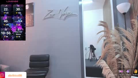 Snapshot of abril_ricci chatting on 01-30-25, 10:19 Abril  online show from 01-30-25, 10:19