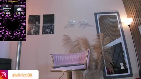 Snapshot of abril_ricci chatting on 02-24-25, 06:27 Abril  online show from 02-24-25, 06:27