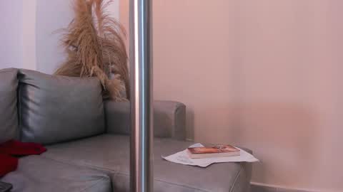 Snapshot of abril_ricci chatting on 03-11-25, 08:09 Abril  online show from 03-11-25, 08:09