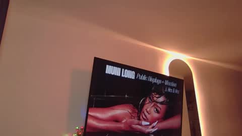 Snapshot of abril_ricci chatting on 09-15-25, 05:07 Abril  online show from 09-15-25, 05:07