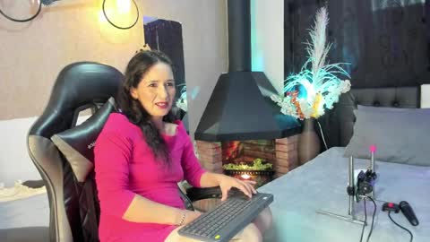 Abril online show from 05-23-26, 02:21