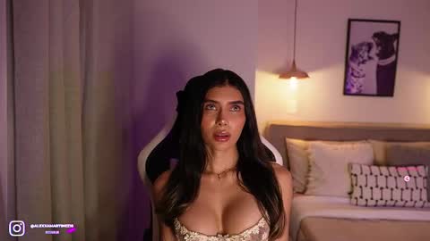 My name is Alexa. Please say hello I like to chat with you. If you have requests please use tip online show from 03-29-26, 11:05