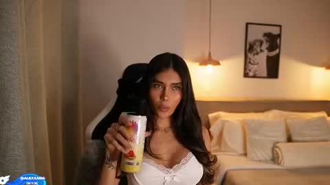 Snapshot of abril_w18 chatting on 06-11-26, 09:57 My name is Alexa. Please say hello I like to chat with you. If you have requests please use tip online show from 06-11-26, 09:57