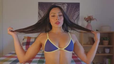 Snapshot of abrilhelena8 chatting on 06-15-26, 09:44 Helena online show from 06-15-26, 09:44