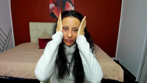 Snapshot of abrillee1 chatting on 01-04-25, 01:42 ABRIL online show from 01-04-25, 01:42