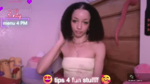 Snapshot of abruisedpeach chatting on 06-11-26, 03:15 Peach online show from 06-11-26, 03:15