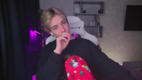 Nick online show from 12-21-25, 09:38