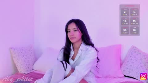 Snapshot of aby_whitee chatting on 01-08-25, 10:59 Aby online show from 01-08-25, 10:59