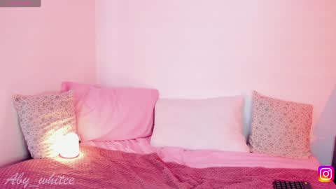 Snapshot of aby_whitee chatting on 02-05-25, 11:17 Aby online show from 02-05-25, 11:17