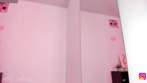 Snapshot of aby_whitee chatting on 09-17-25, 01:02 Aby online show from 09-17-25, 01:02