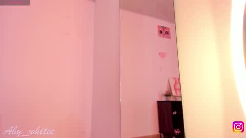 Snapshot of aby_whitee chatting on 09-18-25, 11:34 Aby online show from 09-18-25, 11:34