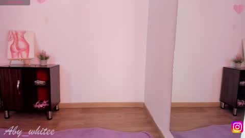 Snapshot of aby_whitee chatting on 09-24-25, 12:08 Aby online show from 09-24-25, 12:08