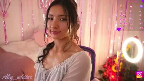 Snapshot of aby_whitee chatting on 10-18-25, 01:08 Aby online show from 10-18-25, 01:08
