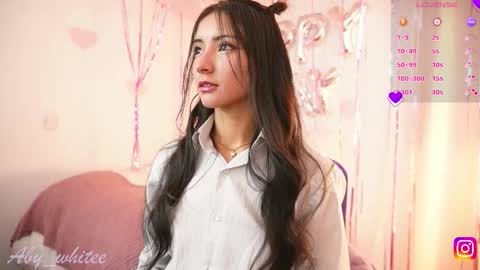 Snapshot of aby_whitee chatting on 10-19-25, 02:34 Aby online show from 10-19-25, 02:34