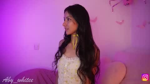 Snapshot of aby_whitee chatting on 11-01-25, 05:53 Aby online show from 11-01-25, 05:53
