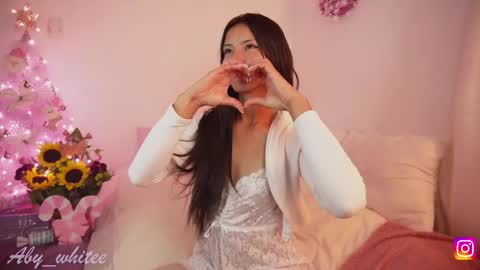 Snapshot of aby_whitee chatting on 12-19-25, 05:36 Aby online show from 12-19-25, 05:36