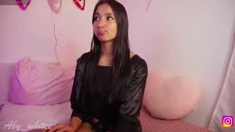 Snapshot of aby_whitee chatting on 02-25-26, 03:38 Aby online show from 02-25-26, 03:38