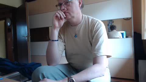 Snapshot of ach471 chatting on 12-05-24, 09:28 ach471 online show from 12-05-24, 09:28