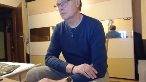 Snapshot of ach471 chatting on 12-05-24, 05:17 ach471 online show from 12-05-24, 05:17