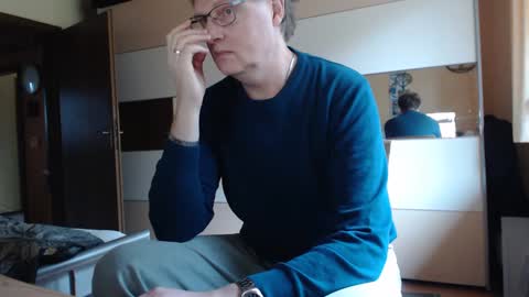 Snapshot of ach471 chatting on 12-10-24, 10:17 ach471 online show from 12-10-24, 10:17