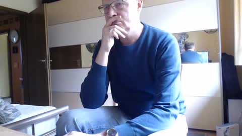 Snapshot of ach471 chatting on 12-20-24, 11:10 ach471 online show from 12-20-24, 11:10