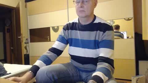 Snapshot of ach471 chatting on 01-01-25, 06:27 ach471 online show from 01-01-25, 06:27