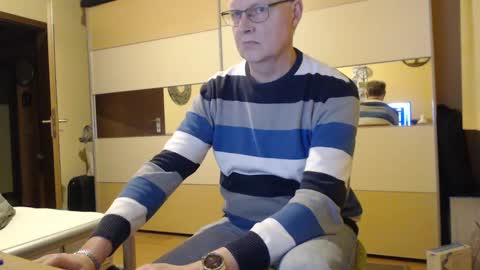 Snapshot of ach471 chatting on 01-10-25, 04:30 ach471 online show from 01-10-25, 04:30